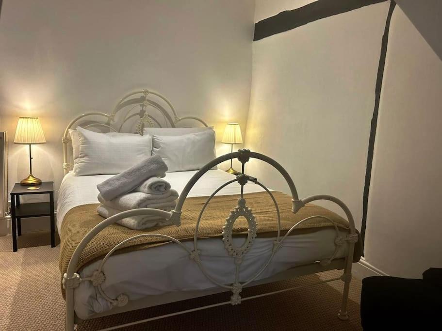 شقة Epic Location, Views & Large Private Terrace ويندسور المظهر الخارجي الصورة