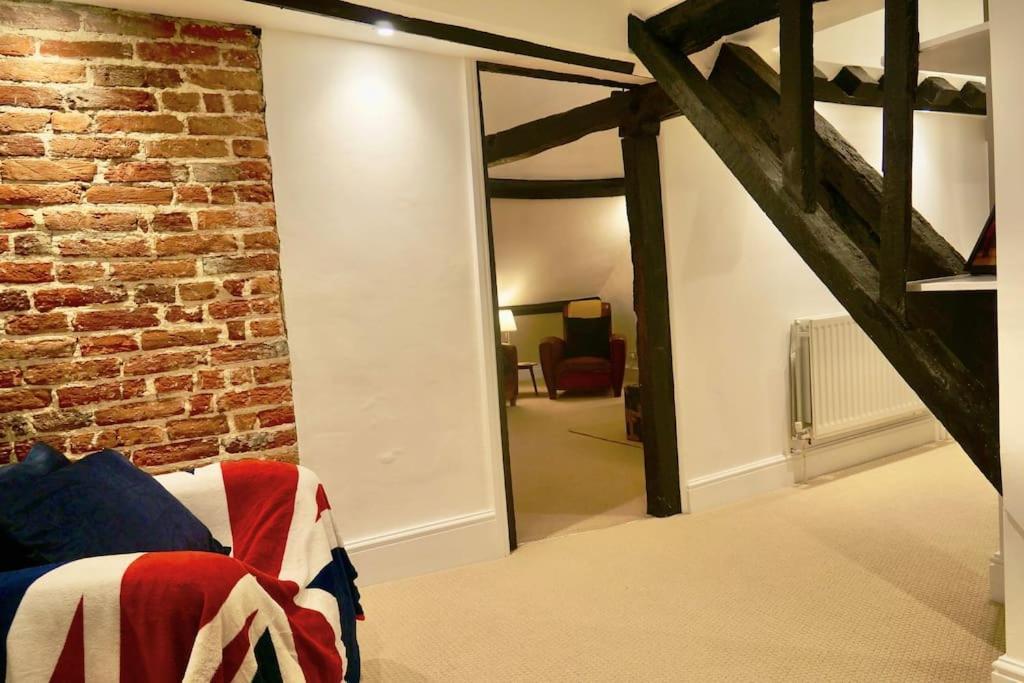 شقة Epic Location, Views & Large Private Terrace ويندسور المظهر الخارجي الصورة
