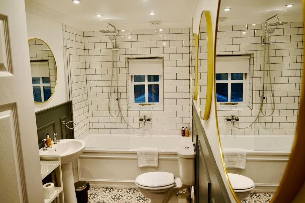 شقة Epic Location, Views & Large Private Terrace ويندسور المظهر الخارجي الصورة